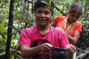 Dexter successfully bagged a mangrove wilding with the right height and number of leaves. (SAMDHANA)